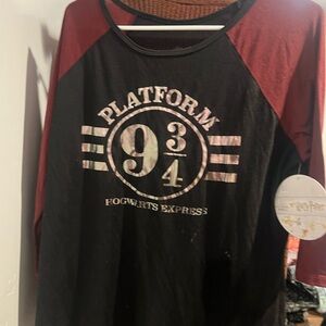 Platform 9 3/4 Hogwarts Express Raglan Tee